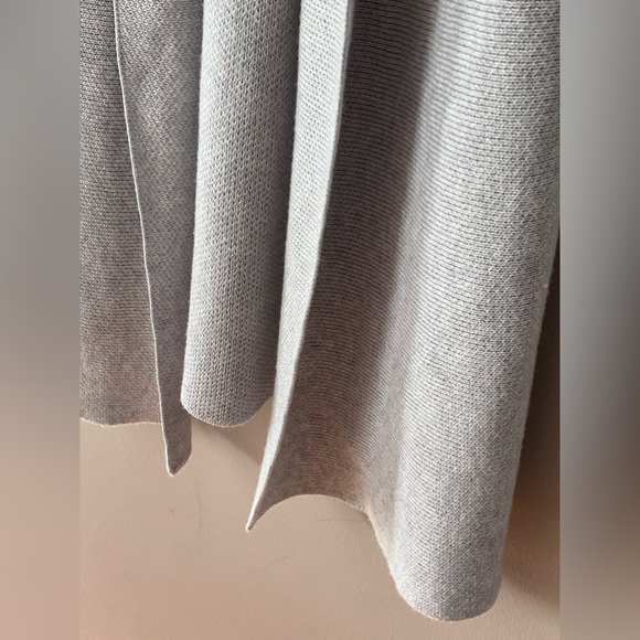 Women’s DOLCE CABO Knitted Long Vest With Faux Fur Collar NWT - Picture 4 of 15